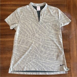 Nike Dri-Fit Golf Shirt Womens Medium Victory Jacquard Light green DA3261-387
